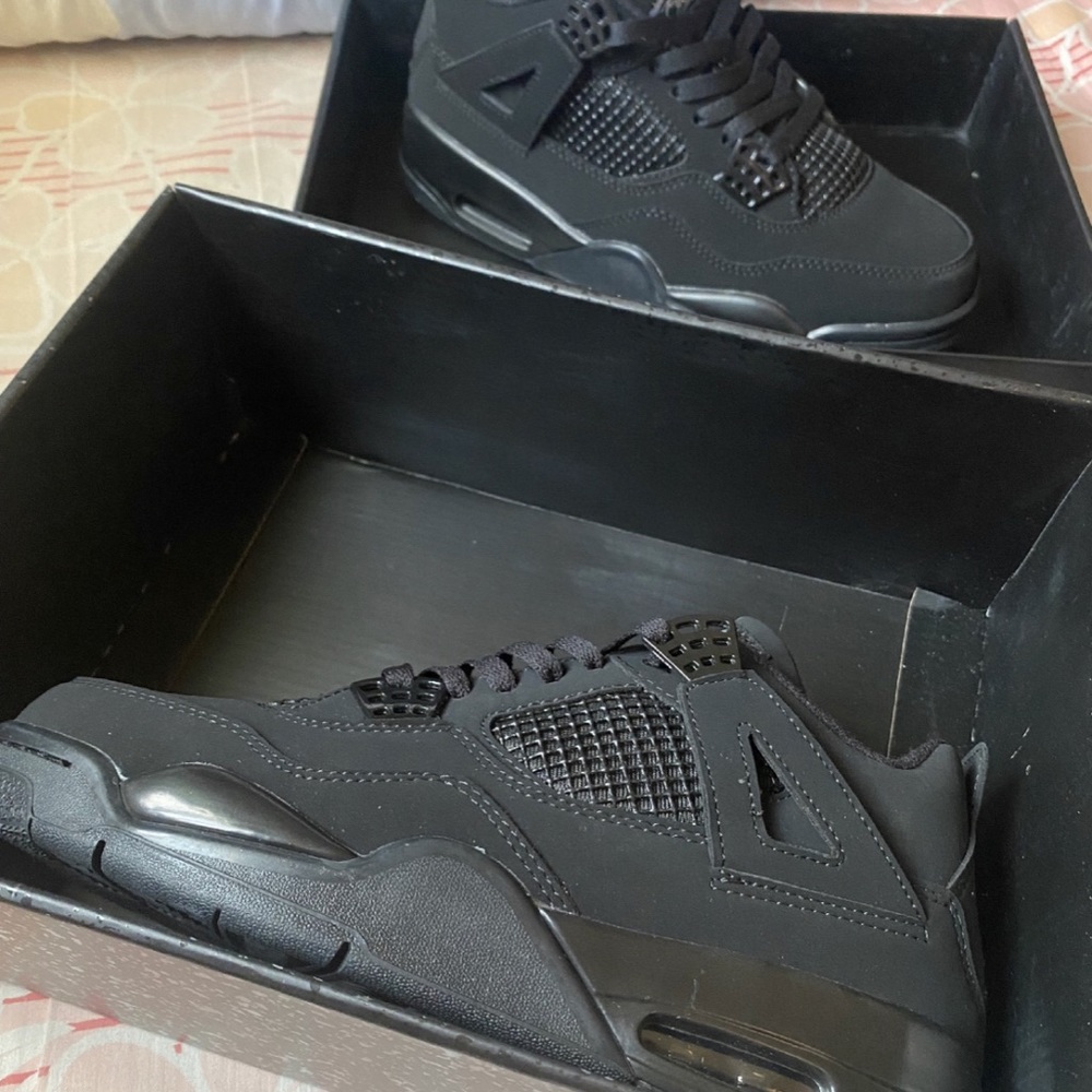 Jordan 4 black cat size 8.5 with box